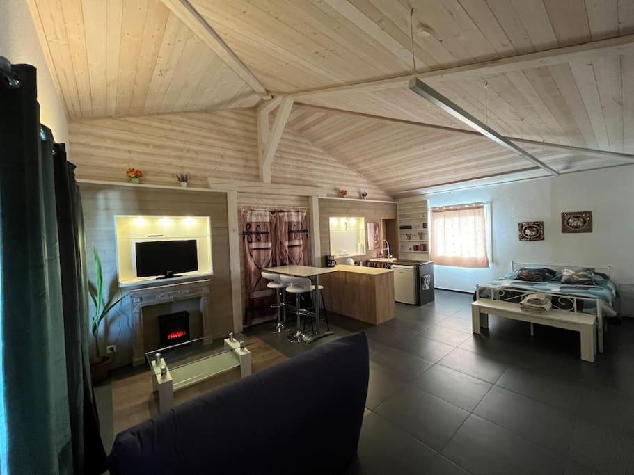 Apartament Loft Des Milans, Petit Nid Douillet Perche Sur La Campagne Ecublens  Zewnętrze zdjęcie